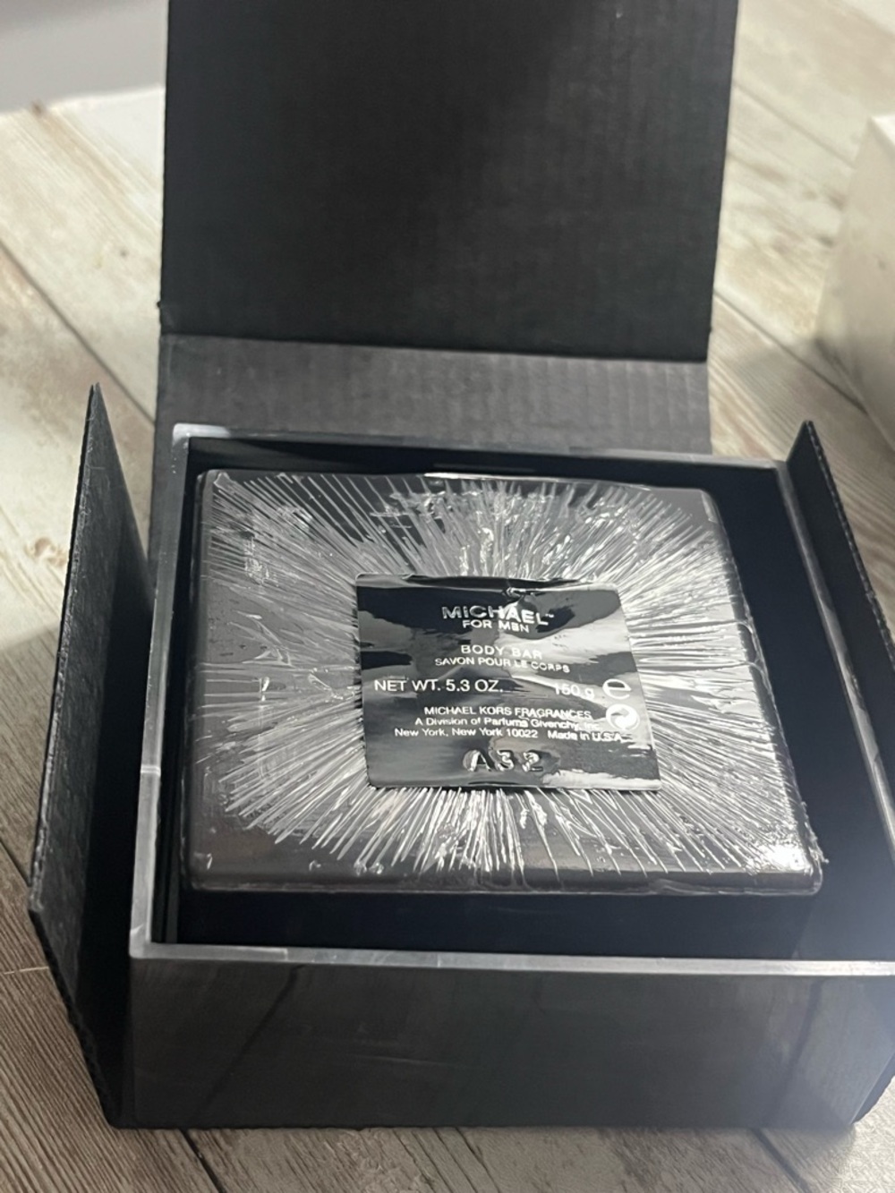 Michael by Michael Kors body bar